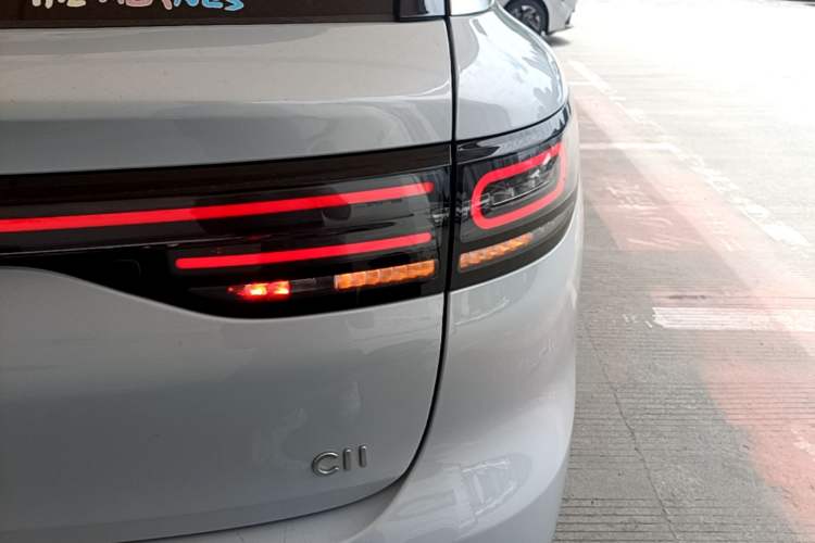 Used Leapmotor C11 2024 All-Electric 580 Luxury Edition Right Rear Taillight