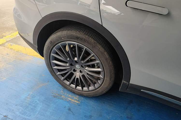 Used Leapmotor C11 2024 Range-Extended 300 LiDAR Edition Right Rear Wheel Hub