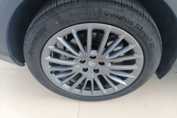 Used Leapmotor C11 2024 All-Electric 580 Luxury Edition Right Rear Wheel Hub