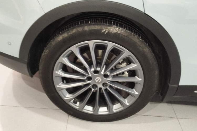 Used Leapmotor C11 2024 All-Electric 580 Luxury Edition Right Rear Wheel Hub