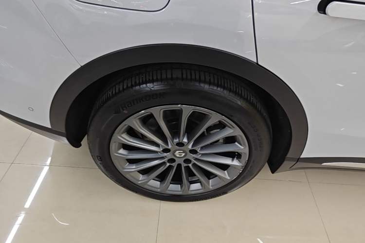 Used Leapmotor C11 2024 All-Electric 580 Luxury Edition Right Rear Wheel Hub