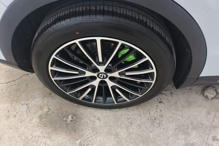 Used Leapmotor C11 2024 Pure Electric 580 LiDAR Edition Right Rear Wheel Hub