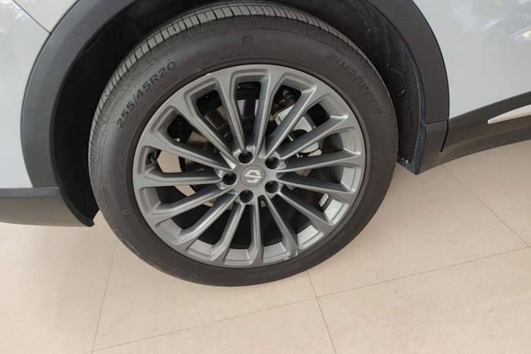 Used Leapmotor C11 2024 All-Electric 580 Luxury Edition Right Rear Wheel Hub