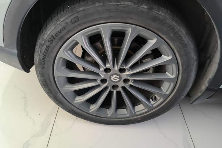 Used Leapmotor C11 2024 All-Electric 580 Luxury Edition Right Rear Wheel Hub