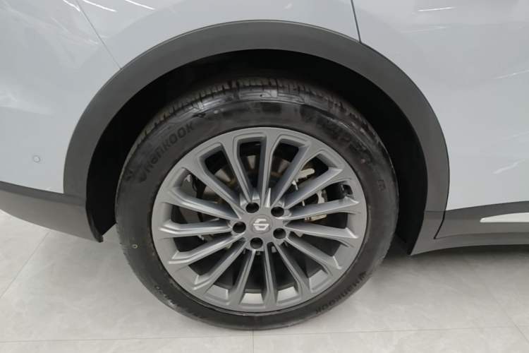 Used Leapmotor C11 2024 All-Electric 580 Luxury Edition Right Rear Wheel Hub
