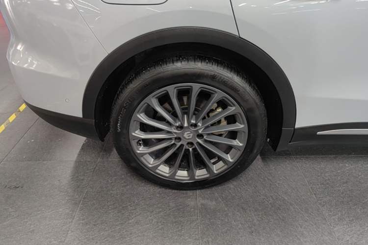 Used Leapmotor C11 2024 Range-Extended 300 Luxury Edition Right Rear Wheel Hub
