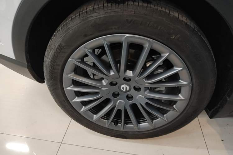 Used Leapmotor C11 2024 All-Electric 580 Luxury Edition Right Rear Wheel Hub