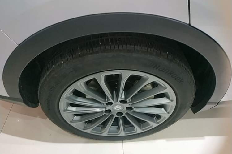 Used Leapmotor C11 2024 All-Electric 580 Luxury Edition Right Rear Wheel Hub