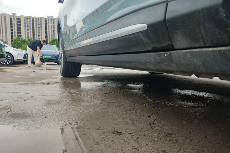 Used Leapmotor C11 2024 Range-Extended 300 Luxury Edition Right Side Sill