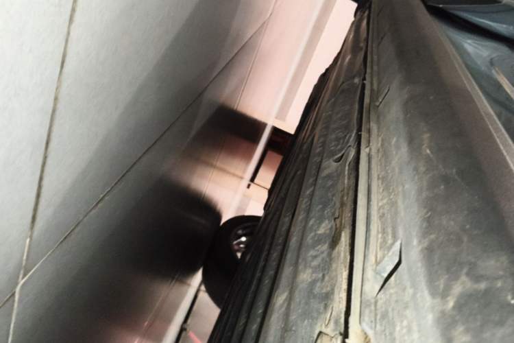 Used Leapmotor C11 2024 All-Electric 580 Luxury Edition Right Side Sill