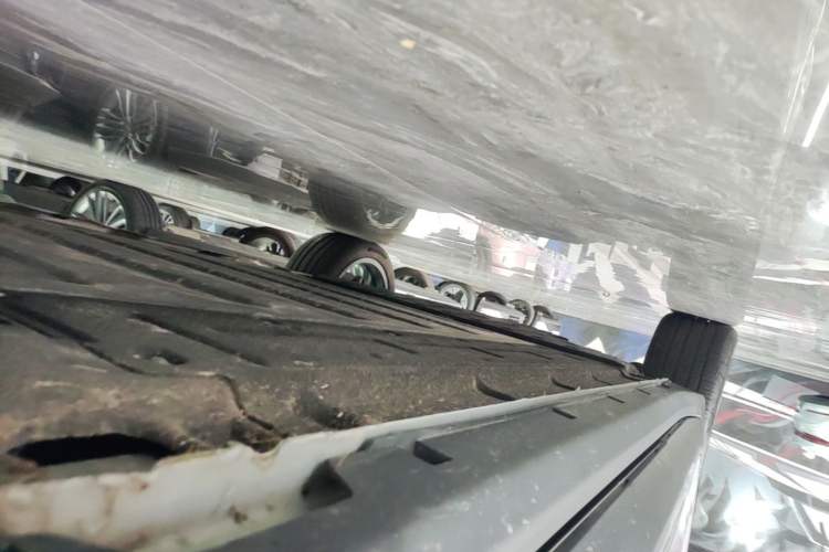 Used Leapmotor C11 2024 Range-Extended 300 Luxury Edition Right Side Sill