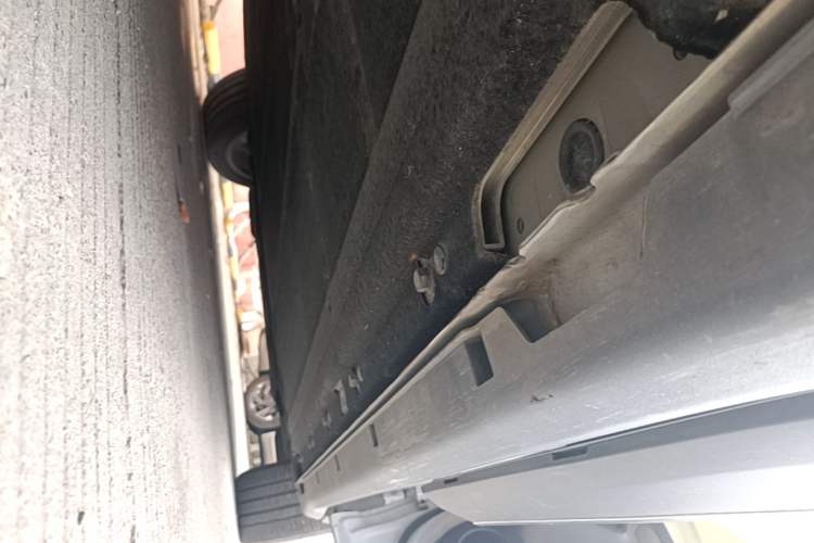 Used Leapmotor C11 2024 All-Electric 580 Luxury Edition Right Side Sill