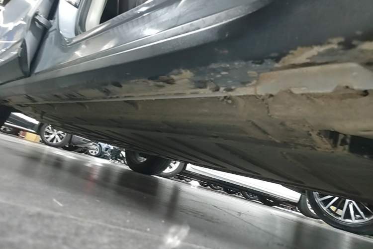 Used Leapmotor C11 2024 Range-Extended 300 Luxury Edition Right Side Sill