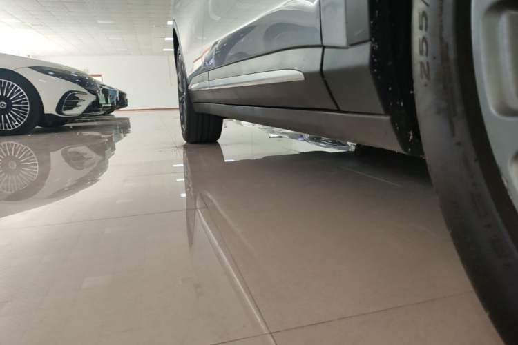 Used Leapmotor C11 2024 All-Electric 580 Luxury Edition Right Side Sill