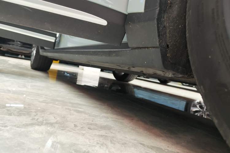 Used Leapmotor C11 2024 All-Electric 580 Luxury Edition Right Side Sill
