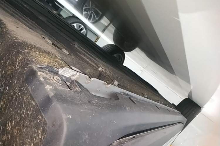 Used Leapmotor C11 2024 All-Electric 580 Luxury Edition Right Side Sill
