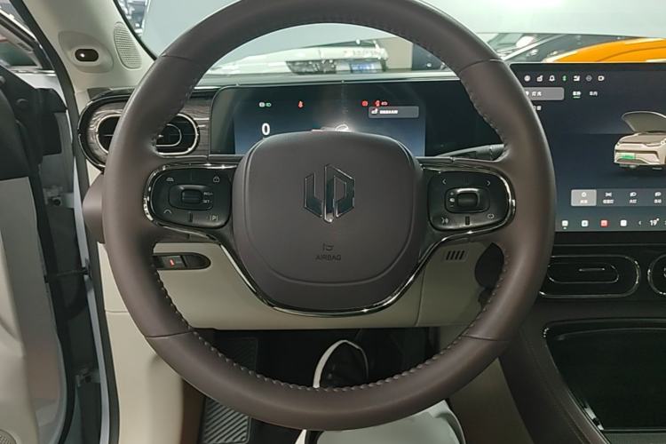 Used Leapmotor C11 2024 Range-Extended 300 Luxury Edition Steering Wheel