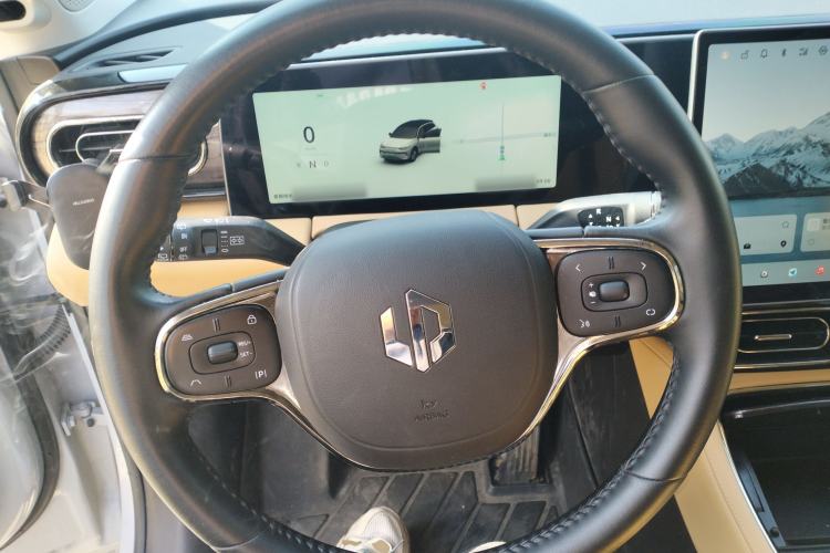 Used Leapmotor C11 2024 Range-Extended 300 Luxury Edition Steering Wheel
