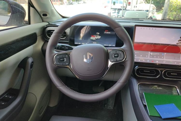 Used Leapmotor C11 2024 Range-Extended 300 Luxury Edition Steering Wheel