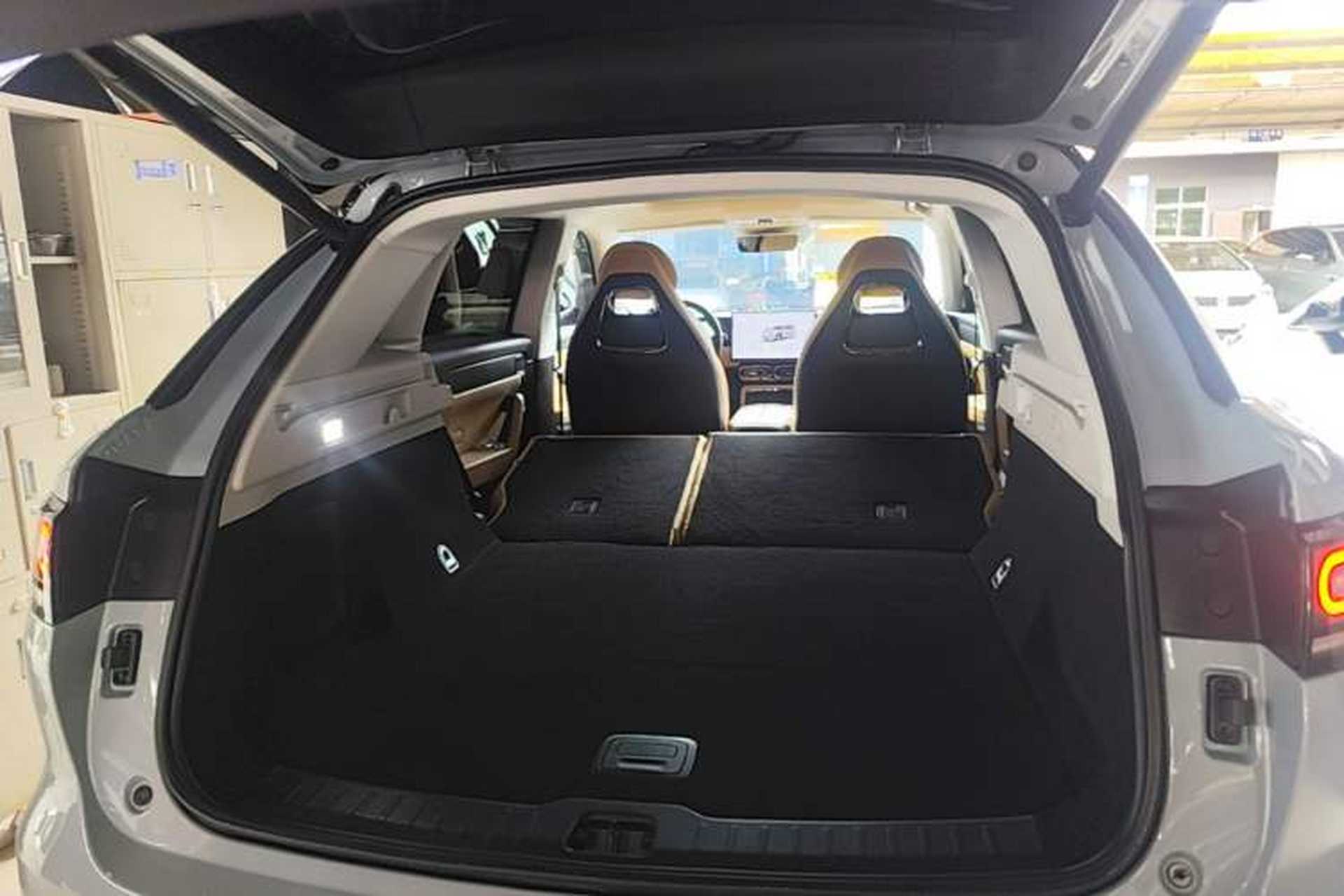 Used Leapmotor C11 2024 All-Electric 580 Luxury Edition Trunk