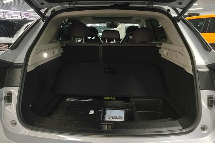 Used Leapmotor C11 2024 Range-Extended 300 Luxury Edition Trunk