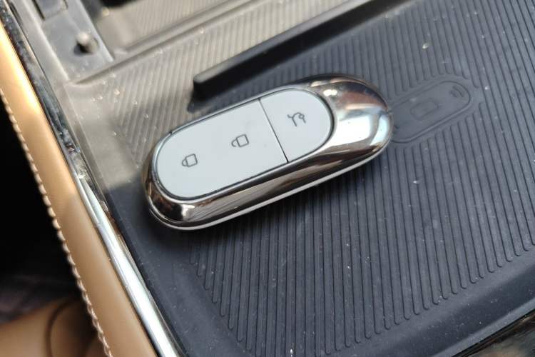 Used Leapmotor C11 2024 Range-Extended 300 LiDAR Edition Vehicle Key