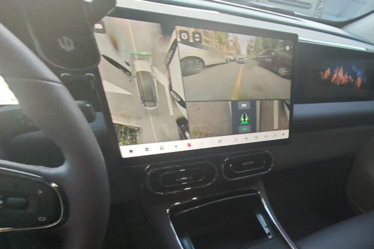 Used Leapmotor C11 2024 Range-Extended 300 LiDAR Edition Audio And AC Panel