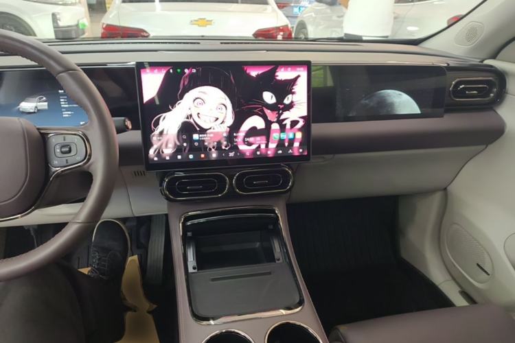 Used Leapmotor C11 2024 All-Electric 580 Luxury Edition Center Console