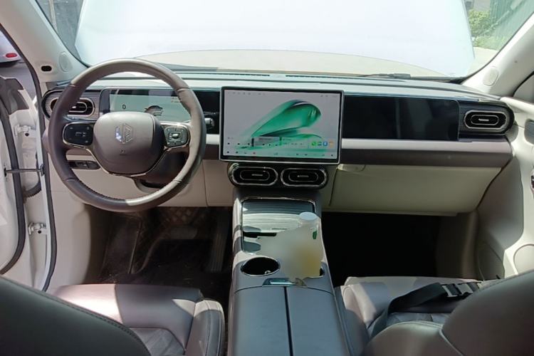 Used Leapmotor C11 2024 All-Electric 580 Luxury Edition Center Console