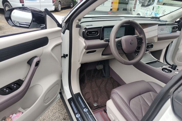 Used Leapmotor C11 2024 All-Electric 580 Luxury Edition Driver Seat