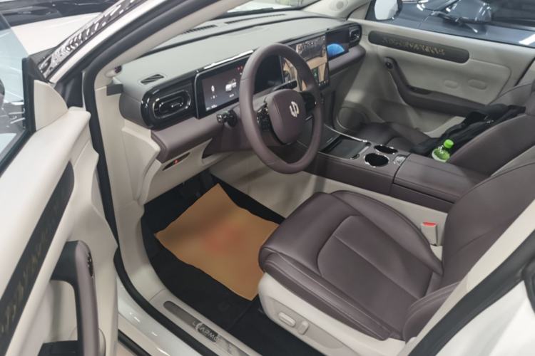 Used Leapmotor C11 2024 All-Electric 580 Luxury Edition Driver Seat