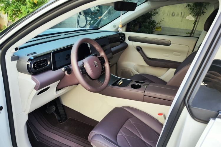 Used Leapmotor C11 2024 All-Electric 580 Luxury Edition Driver Seat