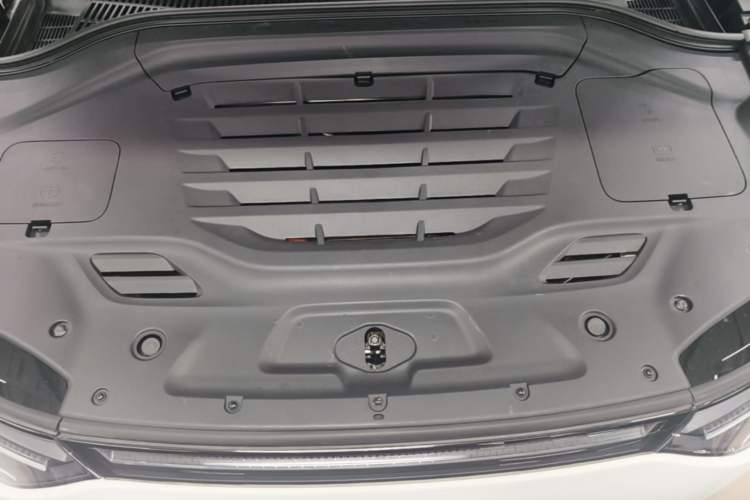 Used Leapmotor C11 2024 All-Electric 580 Luxury Edition Engine Bay