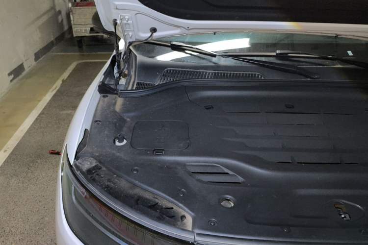 Used Leapmotor C11 2024 All-Electric 580 Luxury Edition Engine Bay Right