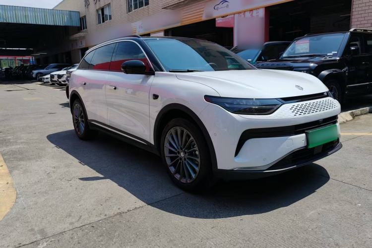 Used Leapmotor C11 2024 Range-Extended 300 Luxury Edition Front Right 45 Deg