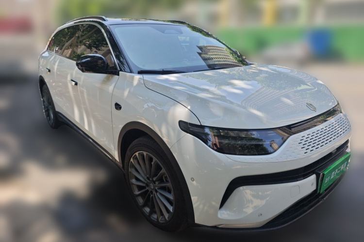 Used Leapmotor C11 2024 Range-Extended 300 Luxury Edition Front Right 45 Deg