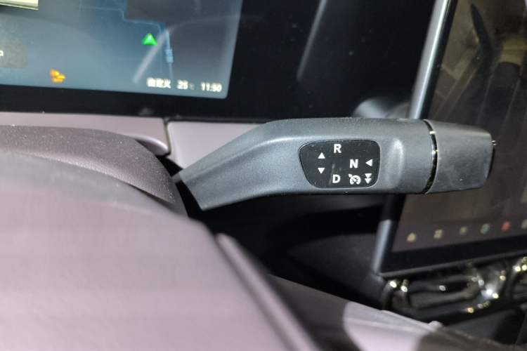 Used Leapmotor C11 2024 All-Electric 580 Luxury Edition Gear Lever