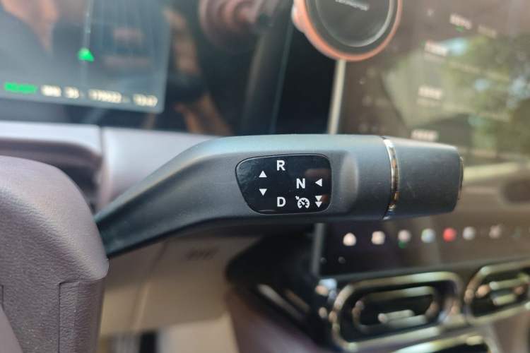 Used Leapmotor C11 2024 Range-Extended 300 Luxury Edition Gear Lever