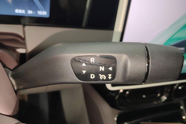Used Leapmotor C11 2024 All-Electric 580 Luxury Edition Gear Lever