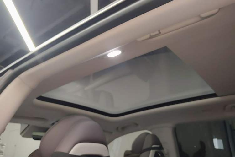 Used Leapmotor C11 2024 All-Electric 580 Luxury Edition Headliner