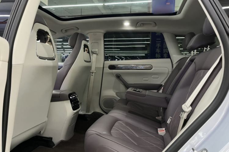 Used Leapmotor C11 2024 Range-Extended 300 Luxury Edition Interior 3