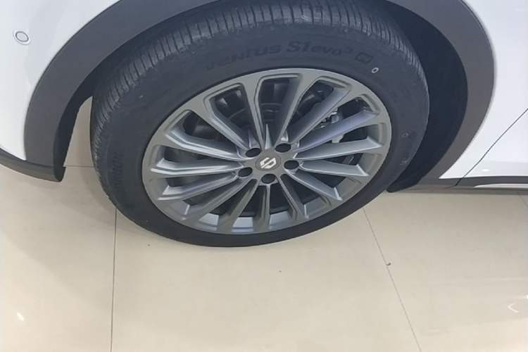 Used Leapmotor C11 2024 All-Electric 580 Luxury Edition Left Front Wheel Hub