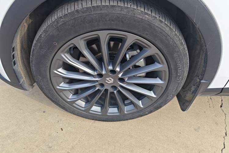 Used Leapmotor C11 2024 All-Electric 580 Luxury Edition Left Front Wheel Hub