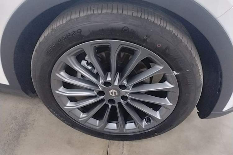 Used Leapmotor C11 2024 All-Electric 580 Luxury Edition Left Front Wheel Hub