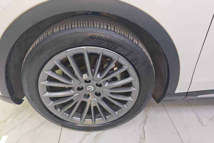 Used Leapmotor C11 2024 All-Electric 580 Luxury Edition Left Front Wheel Hub