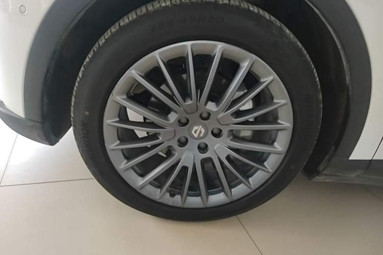 Used Leapmotor C11 2024 All-Electric 580 Luxury Edition Left Front Wheel Hub