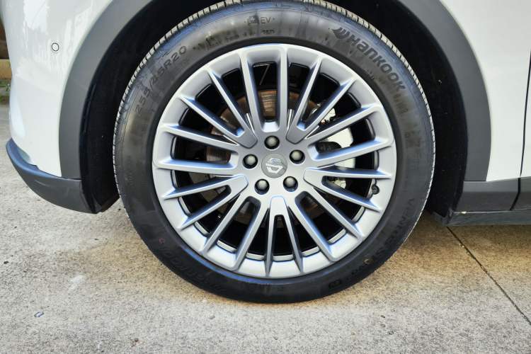 Used Leapmotor C11 2024 All-Electric 580 Luxury Edition Left Front Wheel Hub