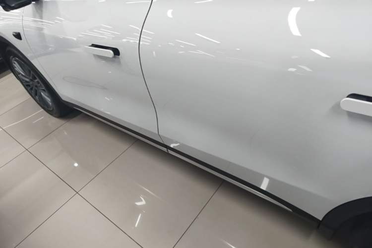 Used Leapmotor C11 2024 All-Electric 580 Luxury Edition Left Side Sill