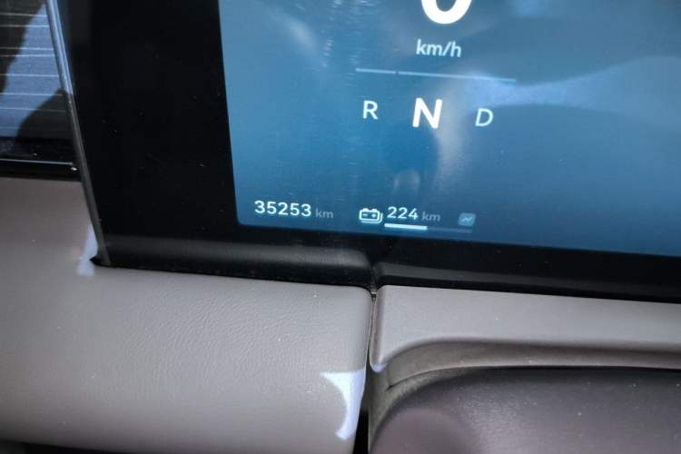 Used Leapmotor C11 2024 All-Electric 580 Luxury Edition Odometer Close Up