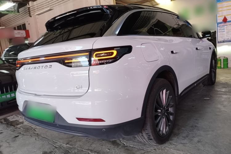 Used Leapmotor C11 2024 Range-Extended 300 Luxury Edition Rear Right 45 Deg